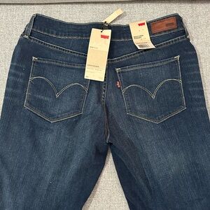 Levi’s Bold Curve Straight Cut Jeans